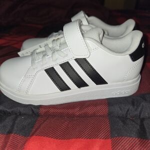 Adidas Kids' White and Black Grand Court 2.0 Strap Sneakers